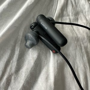 Sony WI-SP500 Wireless in-Ear Sports Headphones, Black